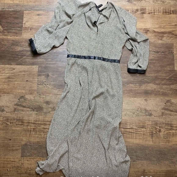 ✨ BCBG Faux Wrap Leopard Slight Puff Shoulder High Low Dress✨ - Picture 10 of 14